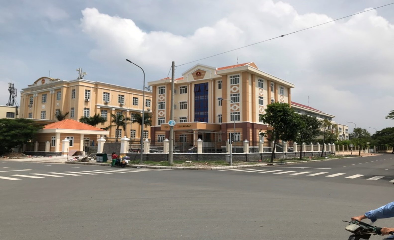 CTCP ĐẦU TƯ HẠ TẦNG ĐÔNG SƠN THI CÔNG DỰ ÁN XÂY DỰNG TRỤ SỞ VIỆN KIỂM SÁT NHÂN DÂN QUẬN 7