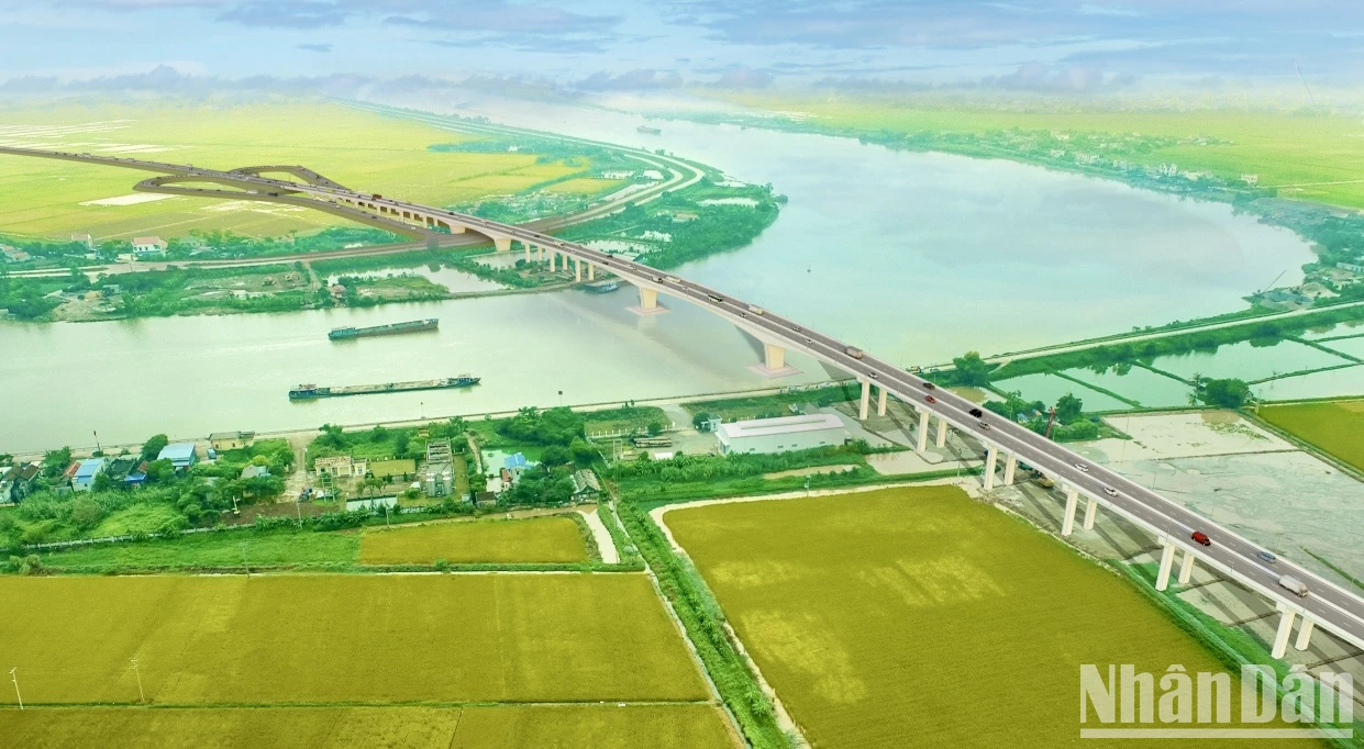 CTCP ĐẦU TƯ HẠ TẦNG ĐÔNG SƠN THI CÔNG DỰ ÁN CẦU VƯỢT SÔNG ĐÁY NỐI NINH BÌNH - NAM ĐỊNH